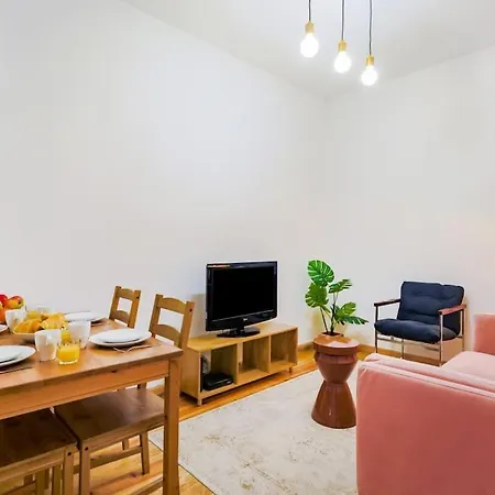 Santana Lisbon Stay | Walk To Metro & Downtown *