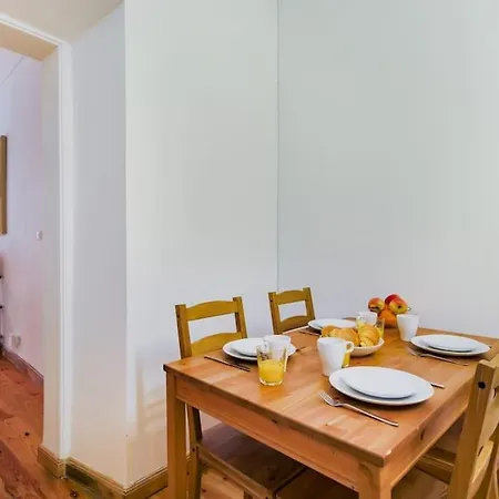 Santana Lisbon Stay | Walk To Metro & Downtown