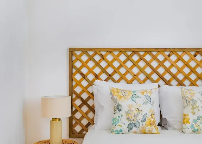 Santana | Walk To Metro & Downtown *