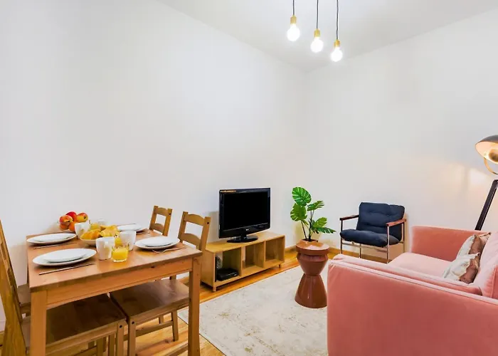 Santana | Walk To Metro & Downtown Apartmán *