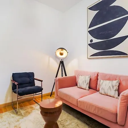 Апартаменти Santana | Walk To Metro & Downtown *